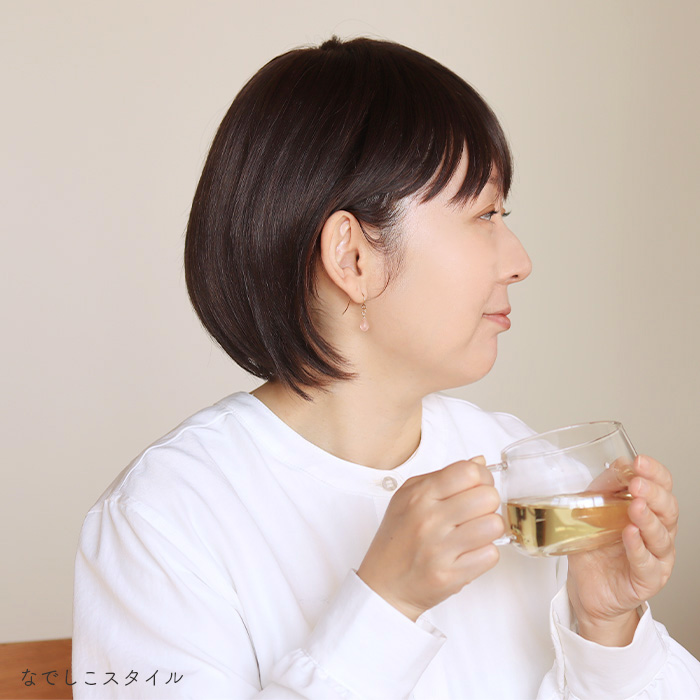 ちょうどよいサイズのしずく型、ティアドロップピアス「さくら」