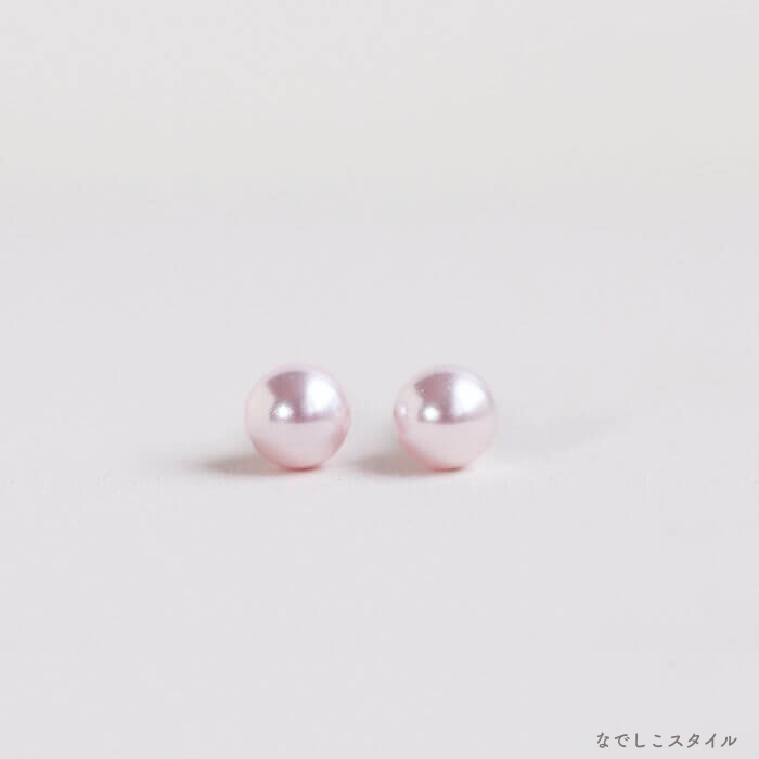 桜パール4ｍｍスタッドピアスを正面からから見たイメージ画像

