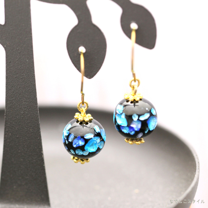 チタン純度99.5％の純チタンフック使用、「ほたる玉ピアス/海蛍」の拡大画像