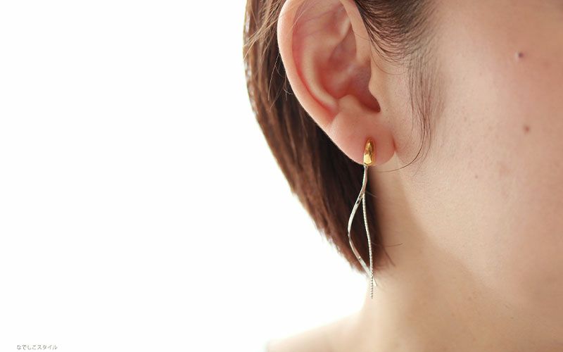 なでしこスタイル　三日月ピアス　プラチナカラー 三日月ピアス、全てピュアチタン素材