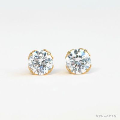 お仕事や学校で使えるチタン純度99.5％のチタンピアス、ゴールド軸のスワロフスキー/一粒ジルコニア「ゴールドカラー/ダイアモンド」５mm、正面からの画像