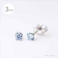 スワロフスキージルコニアのサファイアブルー３ミリのピアスを夏の涼し気なイメージにした画像